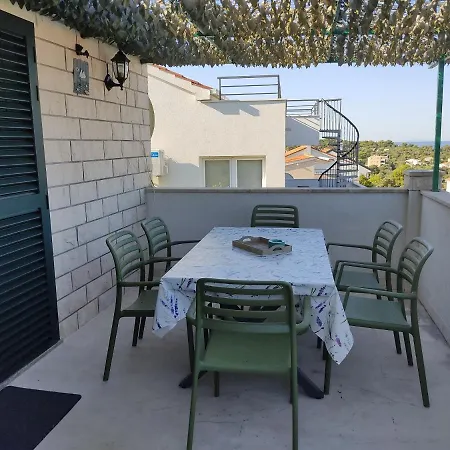 With Parking Space Kanica, - 19968 アパート *