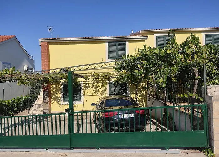 With Parking Space Kanica, - 19968 Appartement *